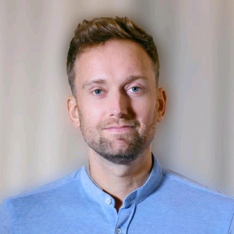 Elliott Rayner